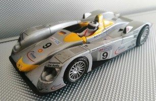 AUDI 9